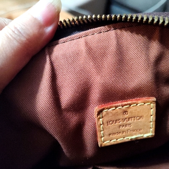 Louis Vuitton Rehab Vintage Tivoli from France - Picture 15 of 17